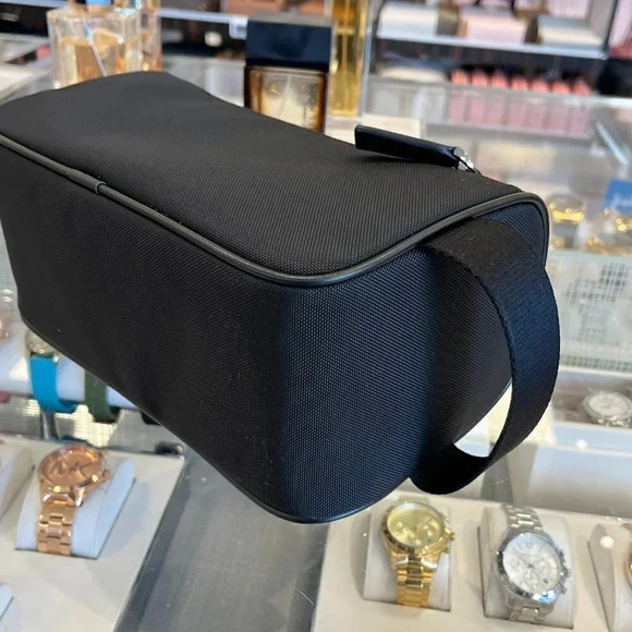 Michael kors Outlet Kent Recycled Nylon Toiletry Bag 37S3LKNT6O - Picture 4 of 16